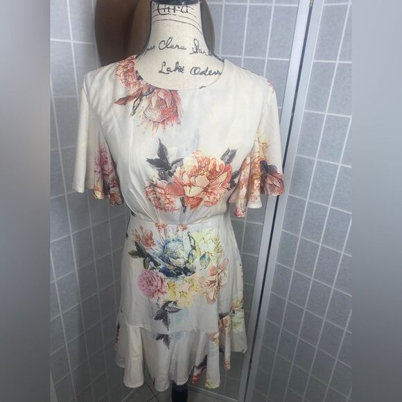 Hello Molly Floral White Dress - Picture 7 of 14